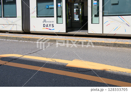 猿猴橋町の狭い電停 2025年7月撮影 猿猴橋町の狭い電停 2025年7月撮影 128333705