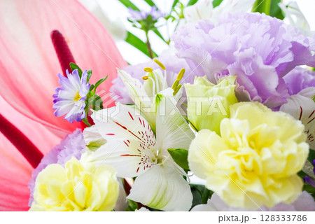 初夏の花々背景：爽やか、パステルカラー 128333786