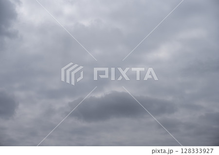 雨雲 雨の日 台風 天気 梅雨 初夏 7月 イメージ 雨雲 雨の日 台風 天気 梅雨 初夏 7月 イメージ 128333927