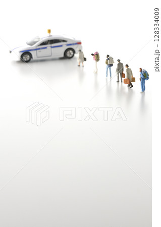 観光、旅行、インバウンド、オーバーツーリズム 128334009