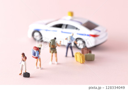 観光、旅行、インバウンド、オーバーツーリズム 128334049