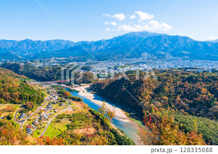 苗木城跡（秋）：天守展望台から恵那山方面の眺め 128335088