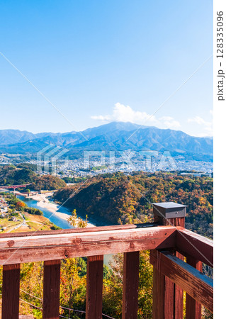 苗木城跡（秋）：天守展望台から恵那山方面の眺め 128335096
