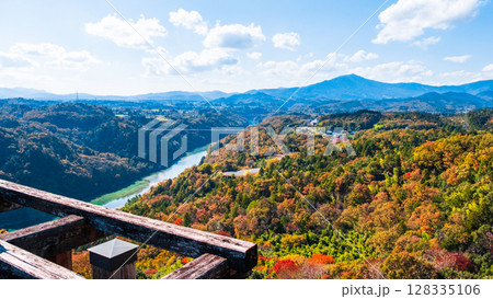 苗木城跡（秋）：天守展望台から笠置山方面の眺め 128335106