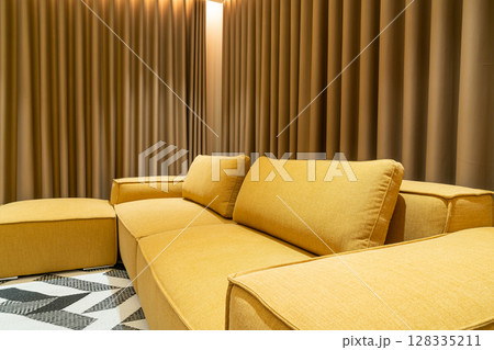 empty sofa in living room 128335211