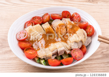 鶏もも肉の棒々鶏 鶏もも肉の棒々鶏 128336669