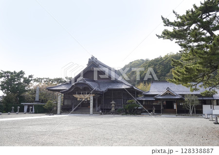 出雲大社教祖霊社の拝殿 128338887