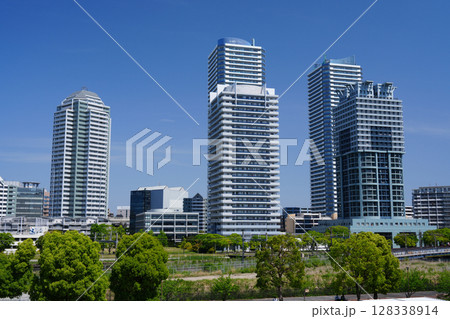 横浜　横浜ポートサイドの住宅街 128338914