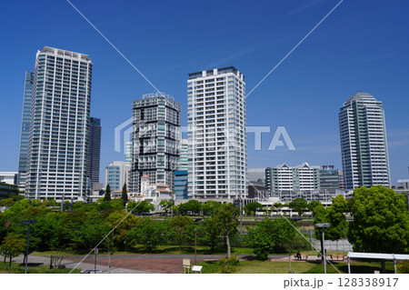 横浜　横浜ポートサイドの住宅街 128338917