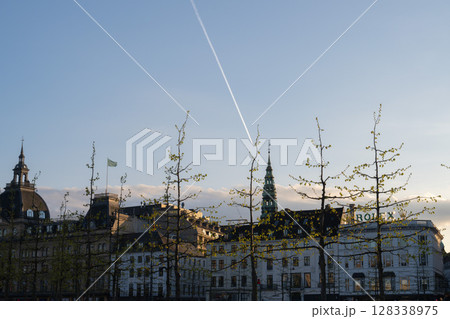 コペンハーゲン・コンゲンスニュートー広場（Kongens Nytorv） ／デンマーク 128338975