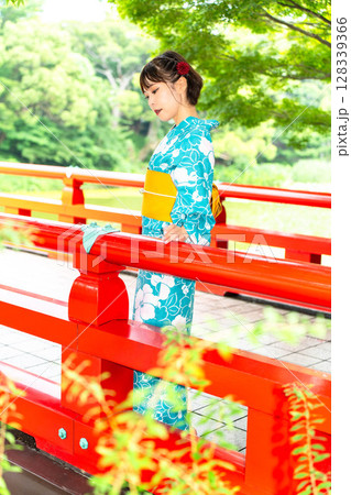 浴衣の日本人女性 浴衣の日本人女性 128339366
