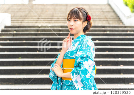 浴衣の日本人女性 浴衣の日本人女性 128339520