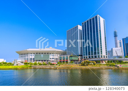 日本の横浜都市景観 みなとみらいのKアリーナなどを望む=令和7年7月9日 日本の横浜都市景観 みなとみらいのKアリーナなどを望む=令和7年7月9日 128340073