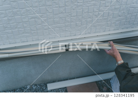 エアコン取り付け 128341195