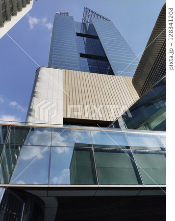A new modern shopping mall and business building complex in Bangkok 128341208
