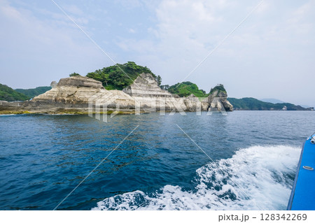静岡県西伊豆の堂ヶ島 128342269