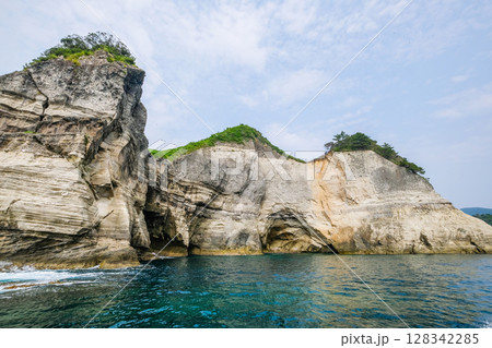 静岡県西伊豆の堂ヶ島 128342285