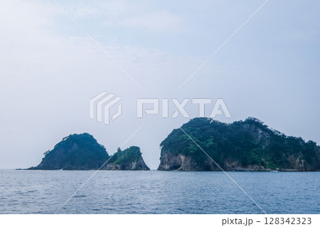 静岡県西伊豆の堂ヶ島 静岡県西伊豆の堂ヶ島 128342323