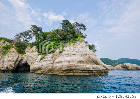 静岡県西伊豆の堂ヶ島 静岡県西伊豆の堂ヶ島 128342358