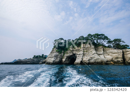 静岡県西伊豆の堂ヶ島 静岡県西伊豆の堂ヶ島 128342420