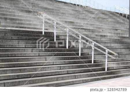 階段と階段手摺　イメージ 128342789