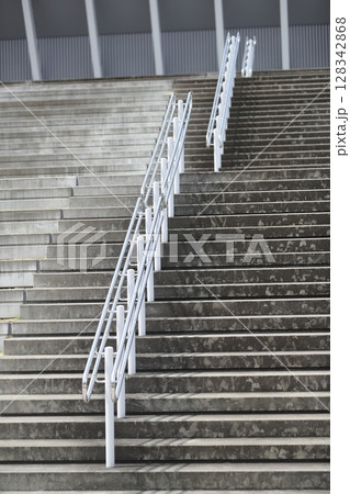 階段と階段手摺　イメージ 128342868