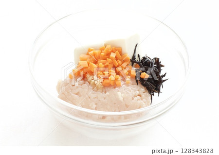 ひじき入り豆腐ハンバーグ 128343828