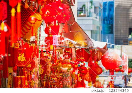 春節の飾り　香港 128344340