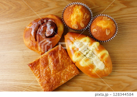 菓子パン　調理パン 128344584