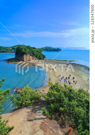 【香川県】晴天のエンジェルロード（小豆島） 128347600