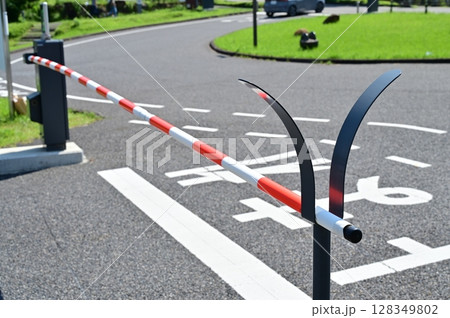 コインパーキングにあるバーゲートシステム 128349802