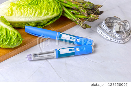 Original Danish Ozempic Insulin injection pen for diabetics and vegetables. 128350095