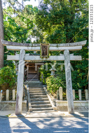 城南宮(方除の大社)離宮の鎮守社 三照宮社(三光社)(京都市伏見区中島鳥羽離宮町) 城南宮(方除の大社)離宮の鎮守社 三照宮社(三光社)(京都市伏見区中島鳥羽離宮町) 128351815