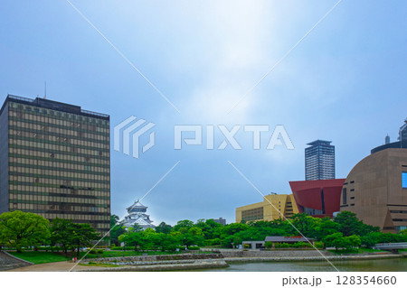 小倉城と北九州市役所 リバーウォーク北九州 小倉城と北九州市役所 リバーウォーク北九州 128354660