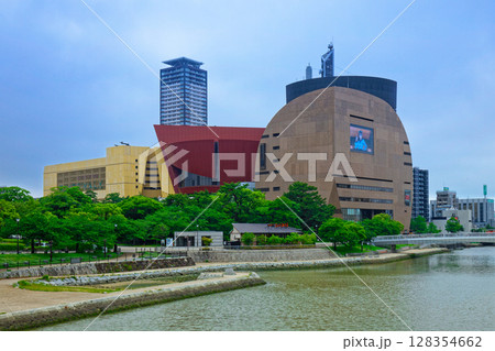 勝山公園とリバーウォーク北九州 128354662