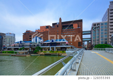 水上ステージ 井筒屋しこうず前 紫江'S展望デッキ方面を望む 水上ステージ 井筒屋しこうず前 紫江'S展望デッキ方面を望む 128355393