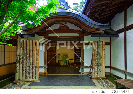 大玄関 小倉城庭園 書院棟 大玄関 小倉城庭園 書院棟 128355476