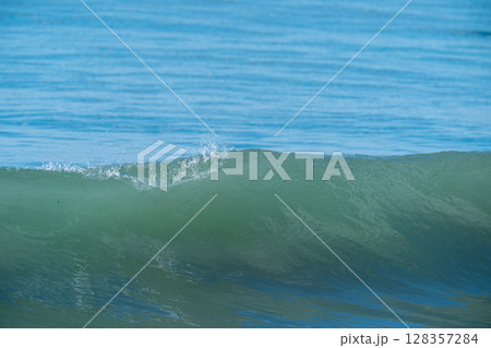 崩れる波がしら 崩れる波がしら 128357284