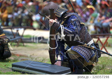 岡山城鉄砲隊　古式砲術演武　明石公園　時のウィーク 128357298