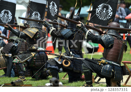 岡山城鉄砲隊 古式砲術演武 明石公園 時のウィーク 岡山城鉄砲隊 古式砲術演武 明石公園 時のウィーク 128357331
