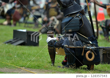岡山城鉄砲隊　古式砲術演武　明石公園　時のウィーク 128357343