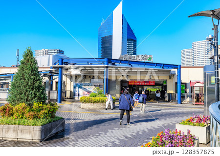 埼玉県　川口市　川口駅東口の都市風景　川口駅 128357875