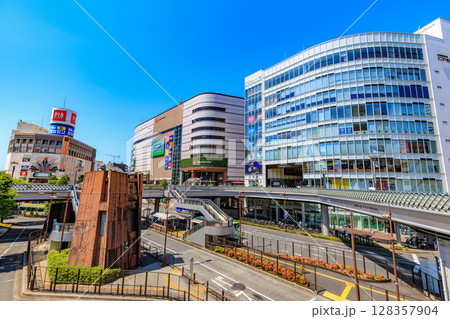 埼玉県　川口市　川口駅東口の都市風景　かわぐちキャスティとららテラス川口 128357904