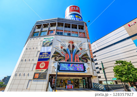 埼玉県　川口市　川口駅東口の都市風景　イート川口 128357927