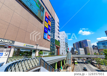 埼玉県 川口市 川口駅東口の都市風景 ららテラス川口 埼玉県 川口市 川口駅東口の都市風景 ららテラス川口 128357931