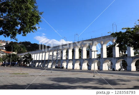 リオデジャネイロの水道橋 歴史的建造物 旧市街 ブラジル 南米 リオデジャネイロの水道橋 歴史的建造物 旧市街 ブラジル 南米 128358793