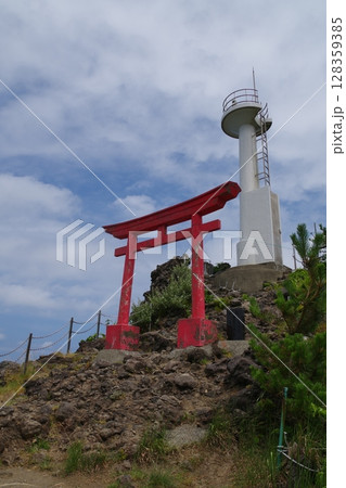 弁天岩　灯台　鳥居 128359385