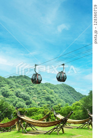 《神戸市》山間部に位置する植物園 布引ハーブ園 128360719