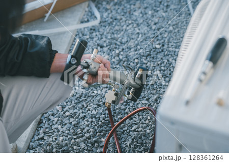 エアコン取り付け エアコン取り付け 128361264