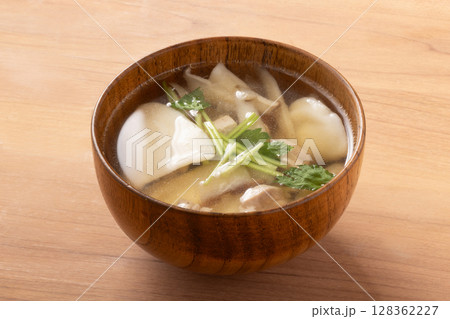 ［岩手県］ひっつみ汁 128362227